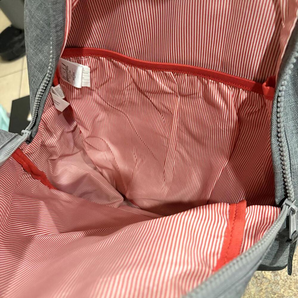 Herschel Backpack - Picture 3 of 4